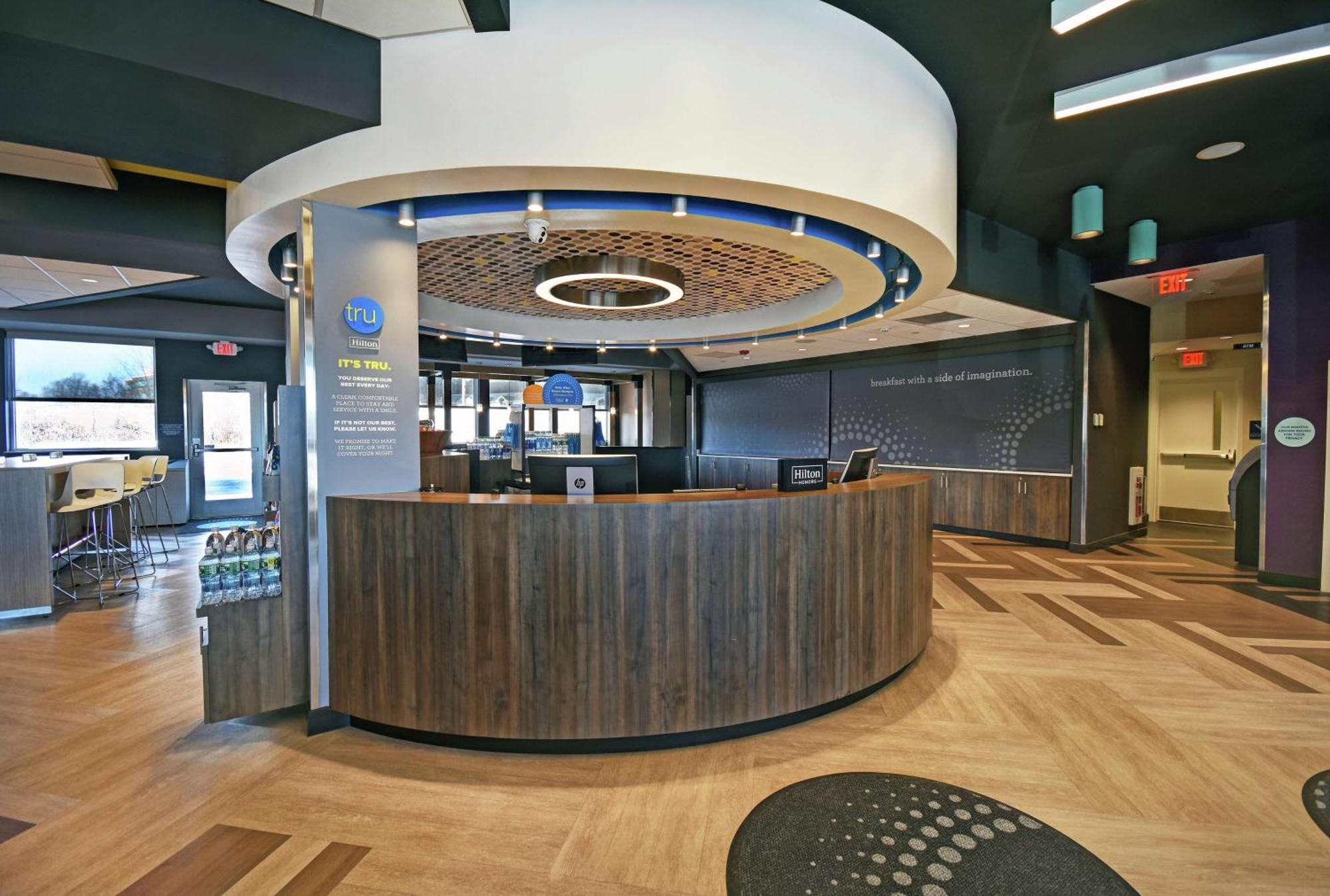 Tru By Hilton Portland Airport Area Me Hotel