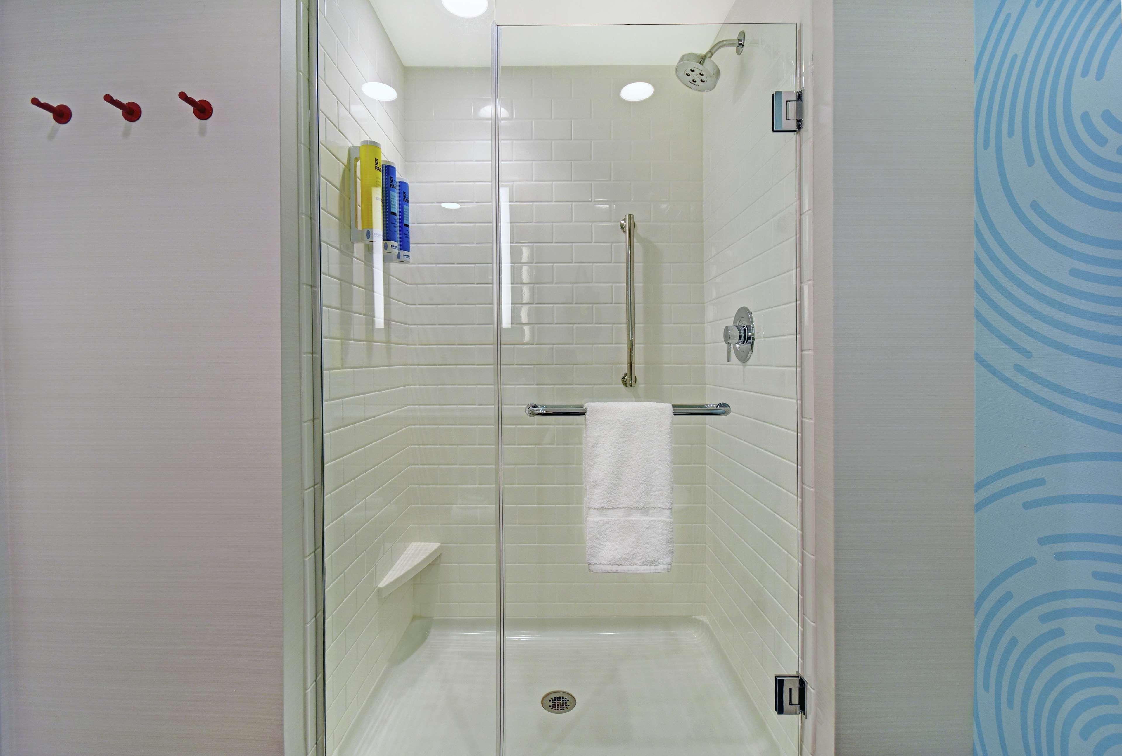Tru By Hilton Portland Airport Area Me Hotel South Portland
