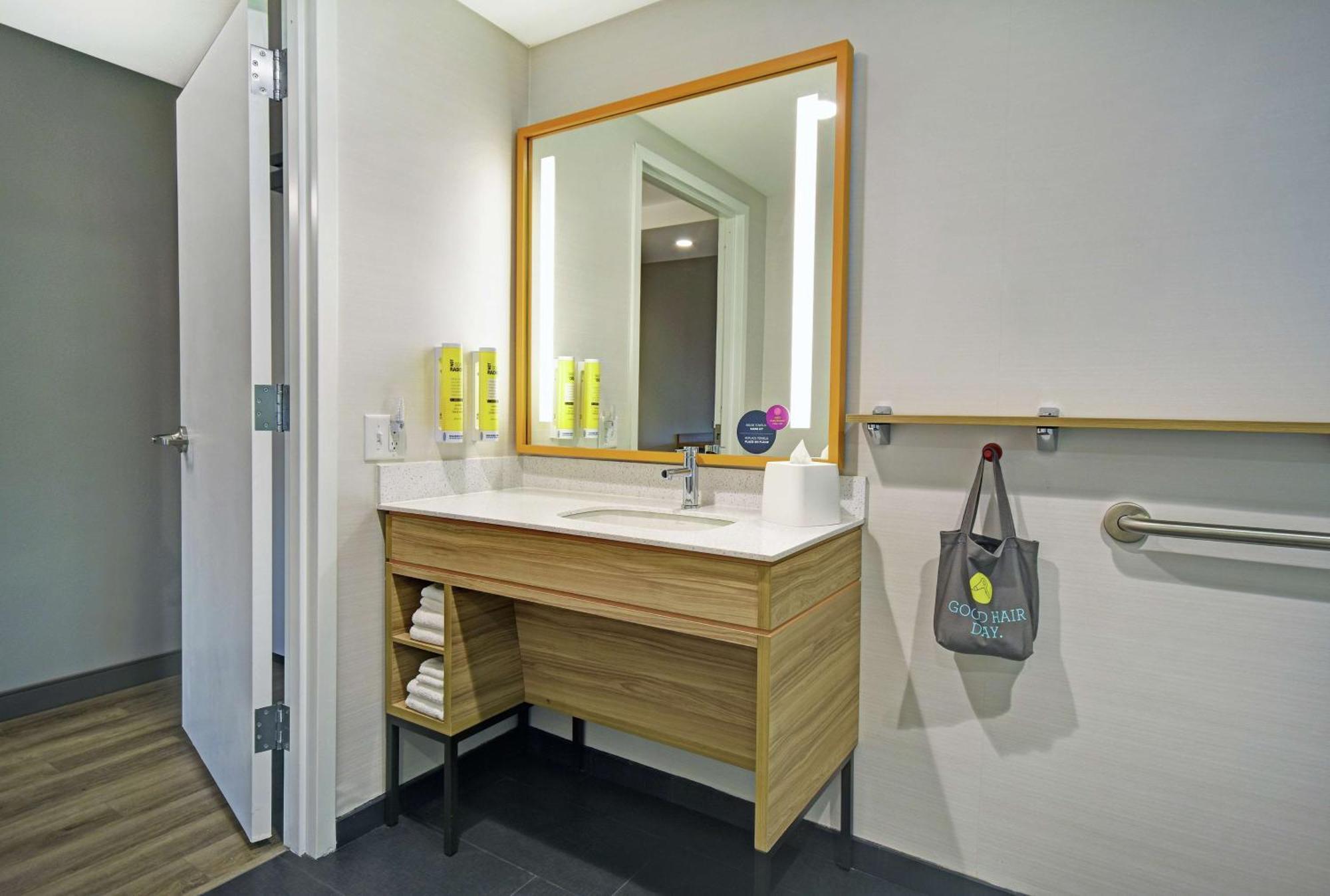 Tru By Hilton Portland Airport Area Me Hotel 3*